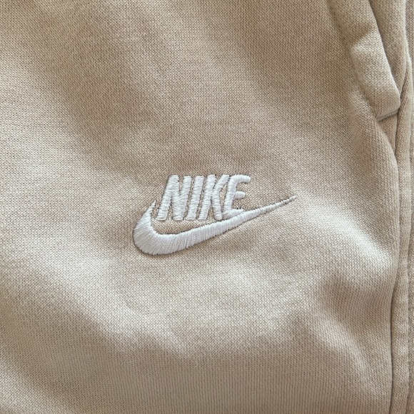 Nike Sweats - Picture 3 of 6
